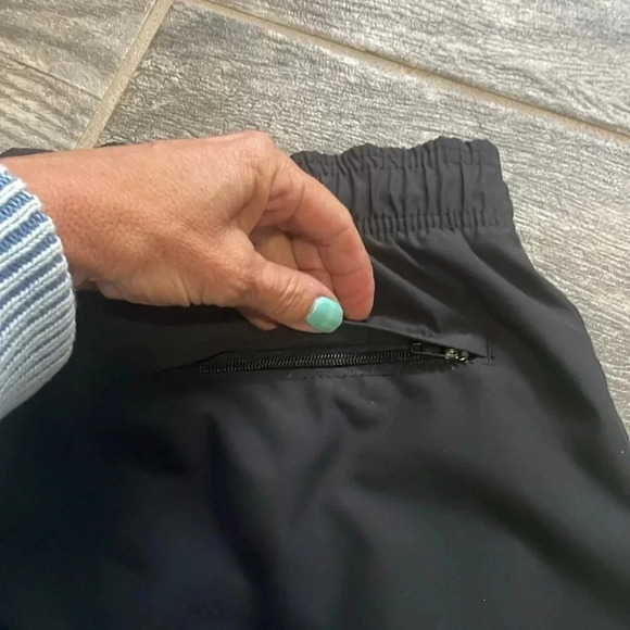 Speedo Men’s black practice joggers Mesh lining Toggle cinch ankle Size M - Picture 13 of 14